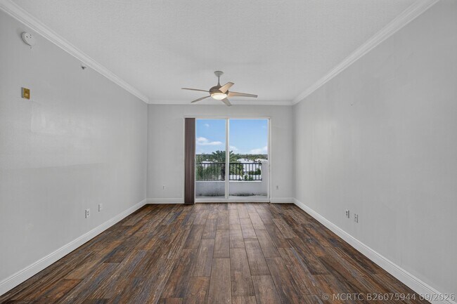 Building Photo - 2401 NE 65th St