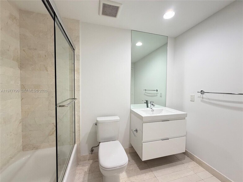 Building Photo - 17111 Biscayne Blvd