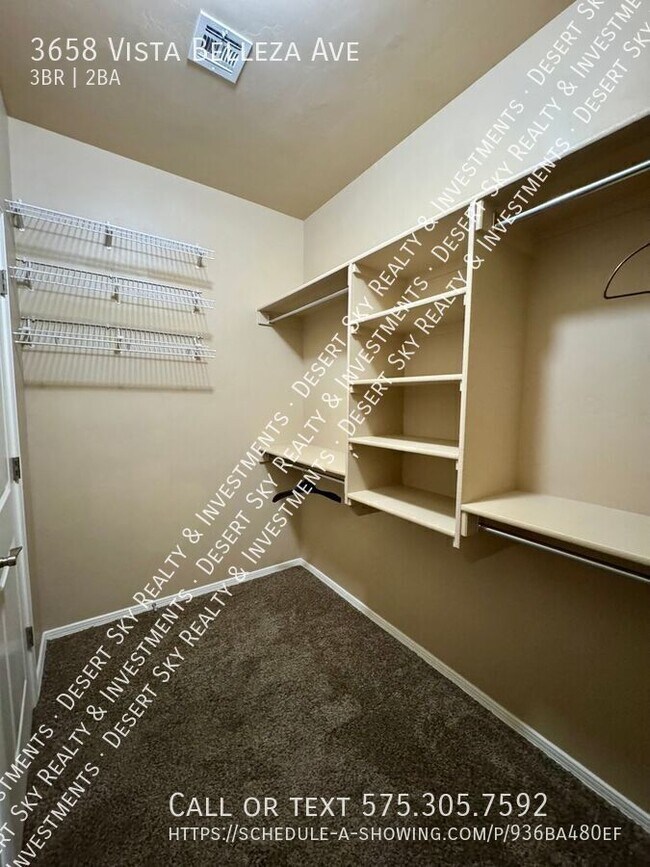 Building Photo - 3658 Vista Belleza Ave