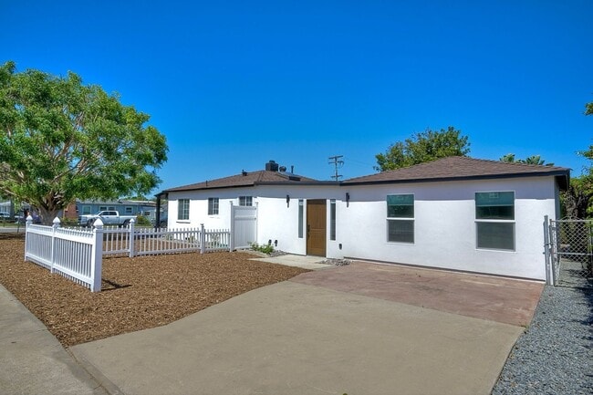 Primary Photo - 199 Twin Oaks Cir