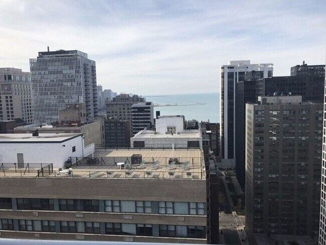 Building Photo - STREETERVILLE'S 1bed/1bath Available