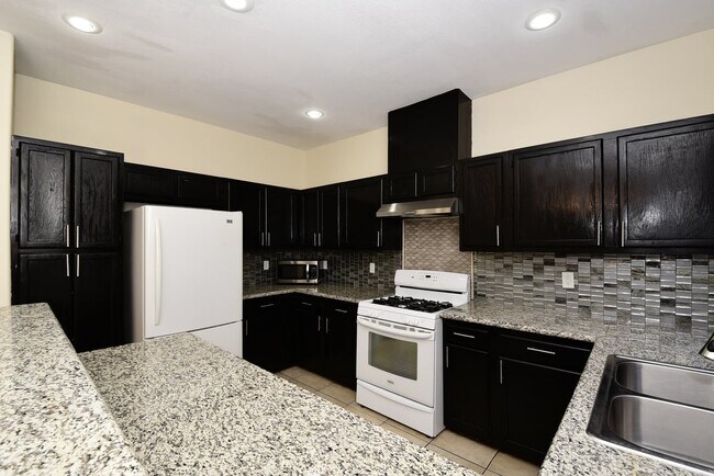 Building Photo - Charming 3-Bedroom, 2.5-Bath Two-Story Home At Smoke Ranch!
