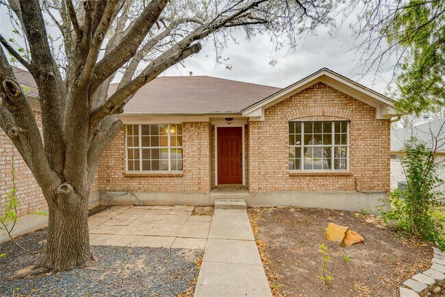 Primary Photo - 3807 Eagles Nest St