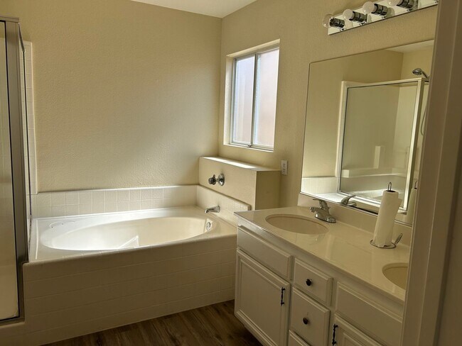 Building Photo - Single Story North Las Vegas home