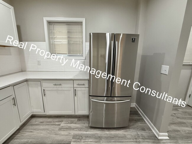 Building Photo - Stylishly Updated 3-Bedroom, 3-Bath Home –...