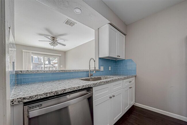 Building Photo - 7315 Housman St