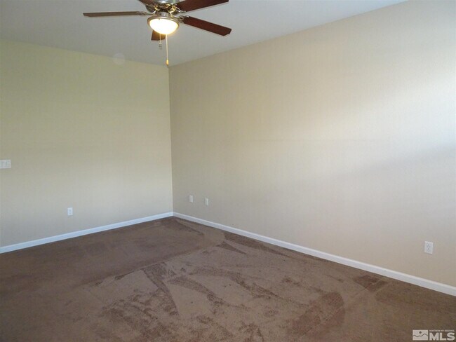 Building Photo - 494 Merganser Ln