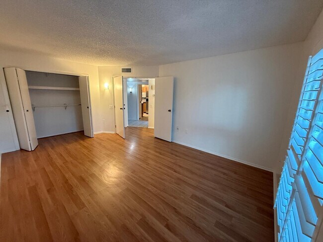 Building Photo - 16653 N 103rd Ave