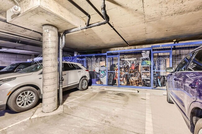 Building Photo - 2460 W 29th Ave