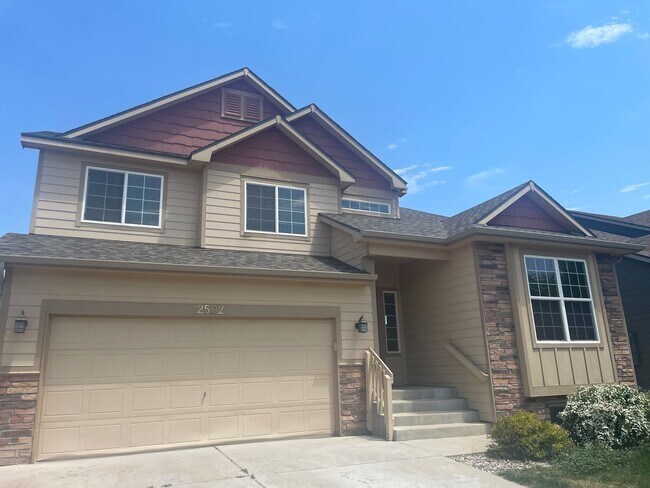 Primary Photo - Beautiful 4 Bed, 3 Bath House in Maple Hill!