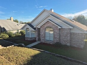 Building Photo - 2305 Rockhill Rd