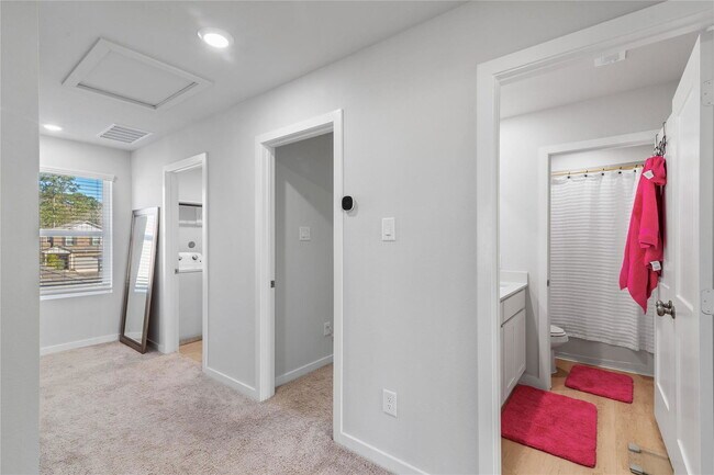 Building Photo - 123 Alset Dr