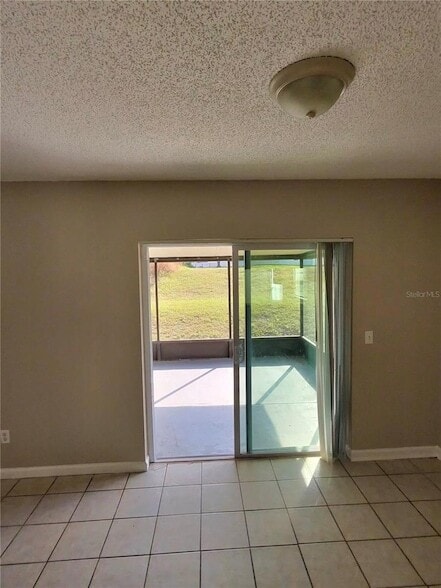 Building Photo - 1912 Crown Park Dr