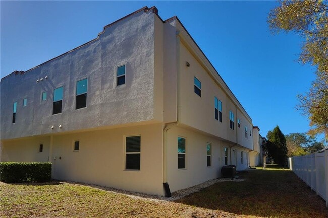 Building Photo - 3617 Bay Heights Way