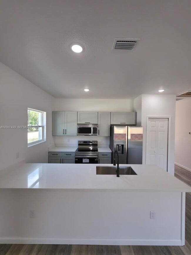 Building Photo - 14659 SW 22nd Pl