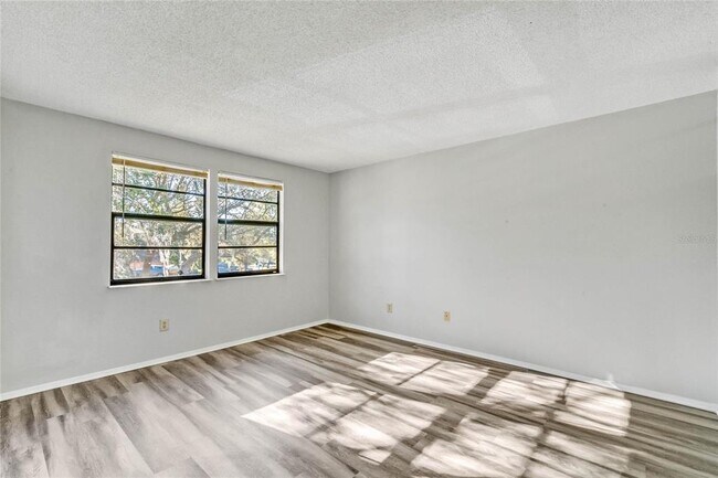 Building Photo - 4907 Lake Ridge Rd