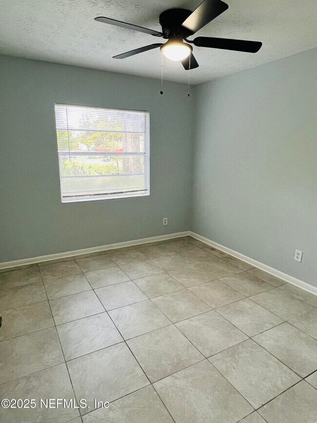 Building Photo - 3638 Lionell St