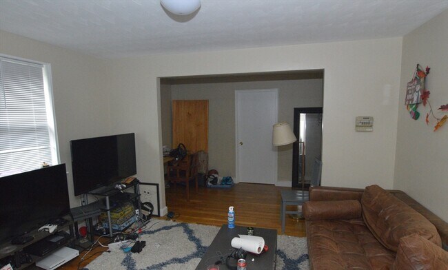 Building Photo - 273 Corey Rd