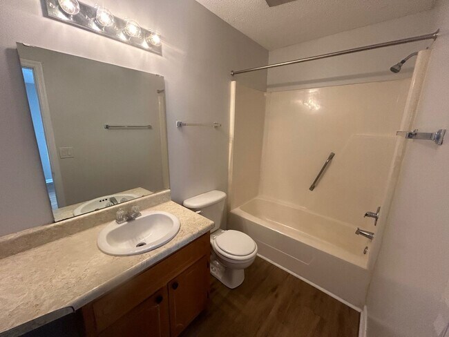 Building Photo - West Columbia Townhome in Stratford Place