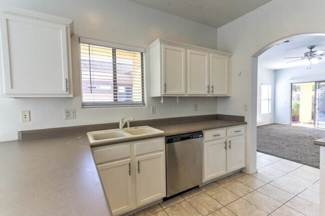 Building Photo - Rancho Sahuarita Home