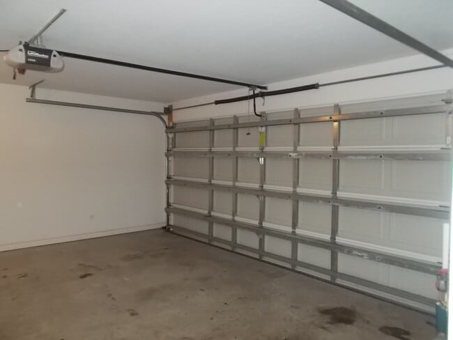 Building Photo - 139 Corinth Dr