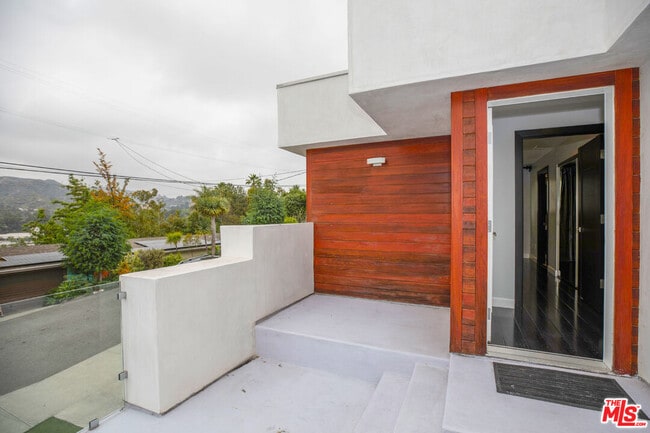 Building Photo - 1046 Glen Arbor Ave