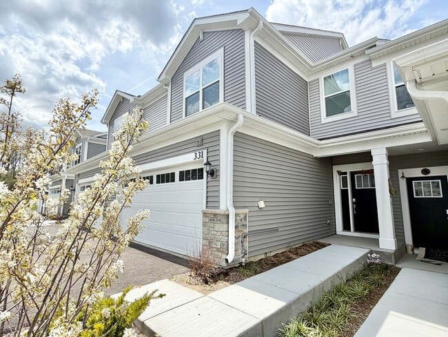 Building Photo - 331 Red Oak Cir