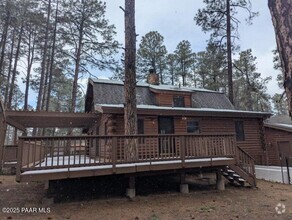 Building Photo - 1028 E Wagon Wheel Dr