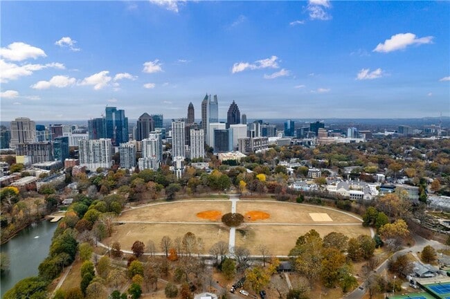 Building Photo - 654 Cresthill Ave NE