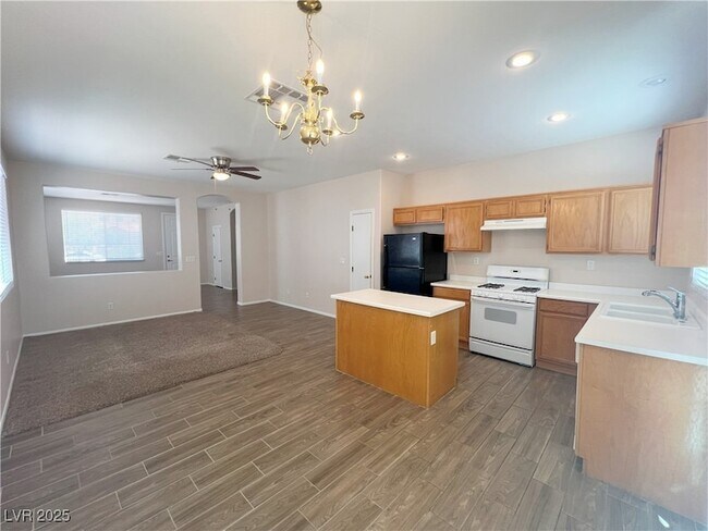 Building Photo - 5366 S Conquistador St