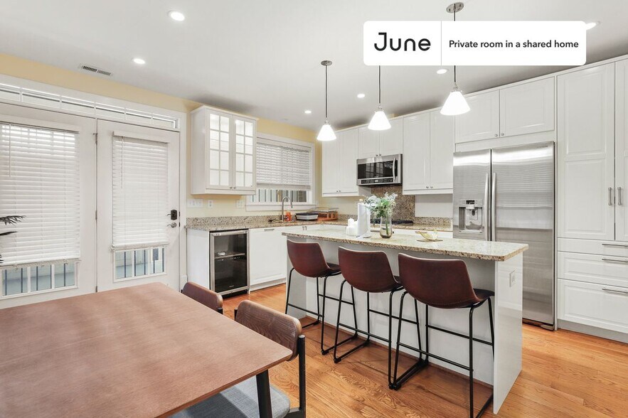 Building Photo - Room in Shared 3 bed/3 bath home in Capitol Hill