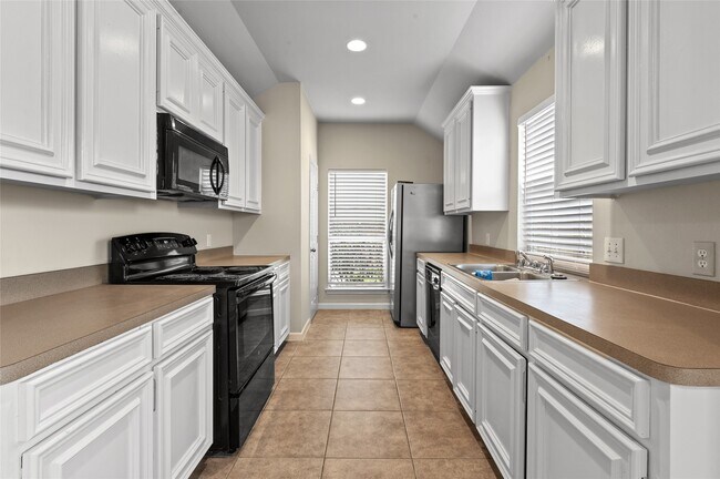 Building Photo - 14703 Briceland Springs Dr