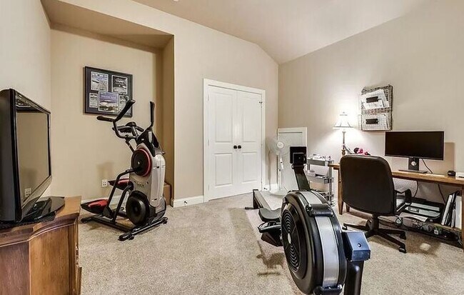 Building Photo - Upscale living in this fabulous Townhome!