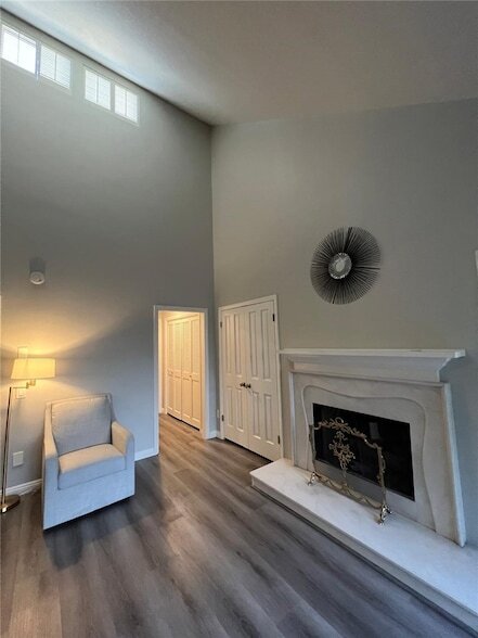 Building Photo - 428 W Huntington Dr