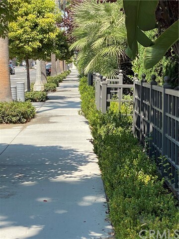 Building Photo - 524 S Anaheim Blvd