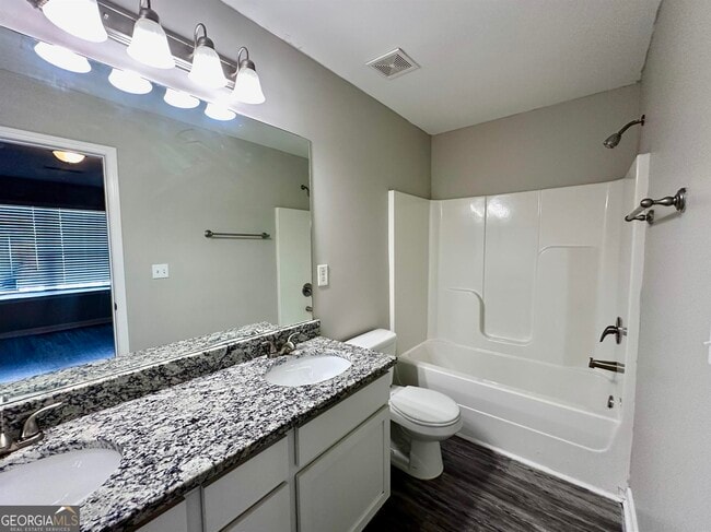 Building Photo - 306 Ashigan St