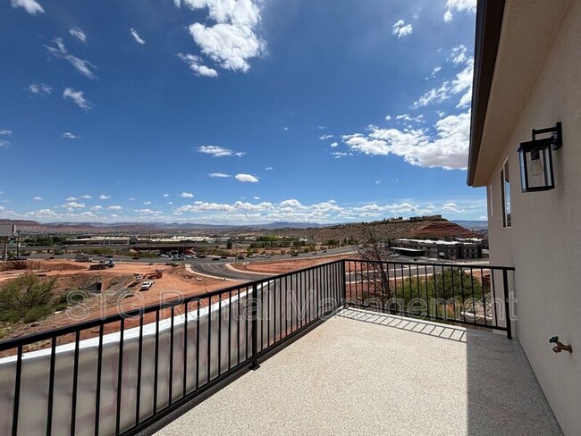 Building Photo - 840 Twin Lakes Dr
