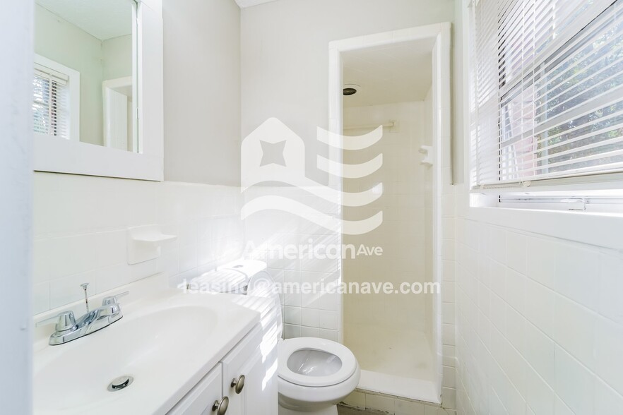 Building Photo - 3180 Benson Dr