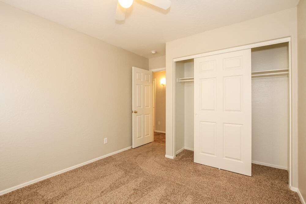 Building Photo - 16038 W Carmen Dr