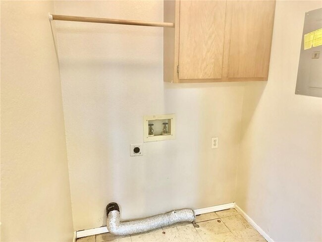 Building Photo - 1909 Cypress Pl