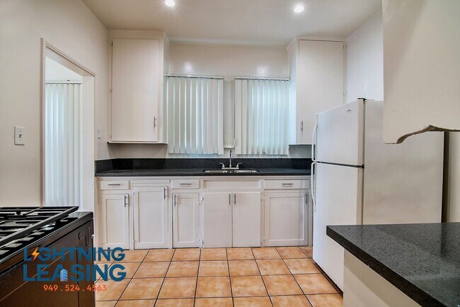 Building Photo - 6135 1/2 Saturn Street-6135D