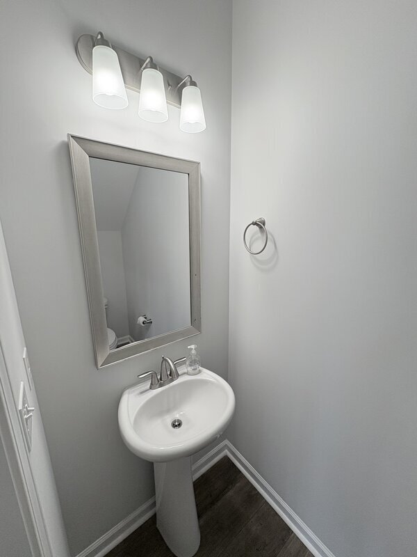 Building Photo - 153 Brockway Dr