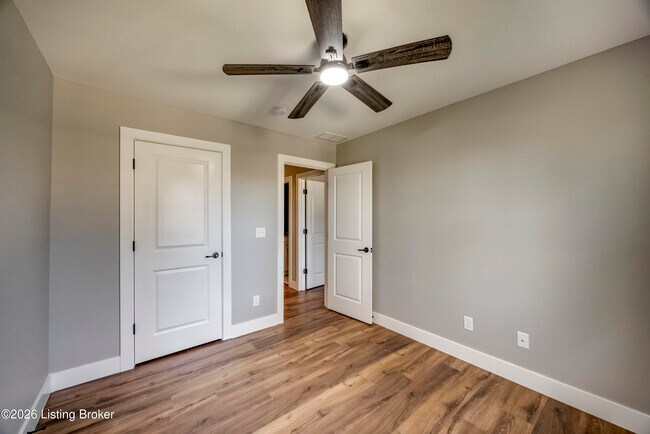 Building Photo - 114 N Elm Grove Ave