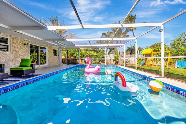 Building Photo - 391 NW 35th Ct