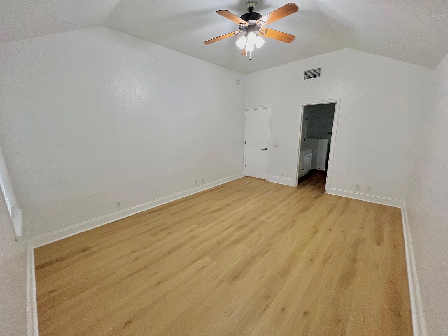 Building Photo - 1615 Royal Ascot Dr