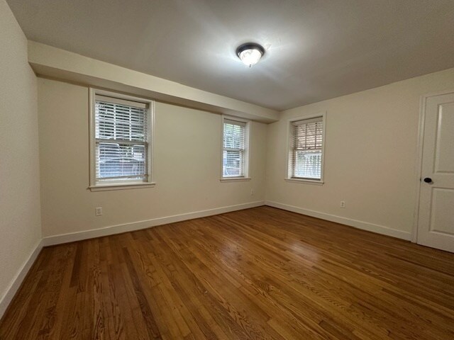 Building Photo - 817 N Elm St
