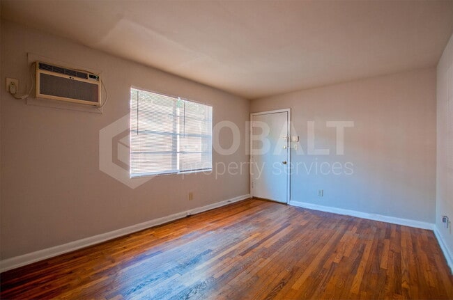 Building Photo - 896 Greenwood Ave NE