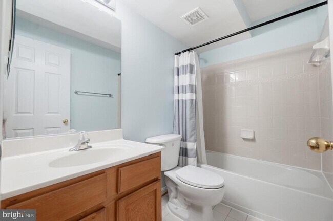 Building Photo - 899 Stonefield Square NE
