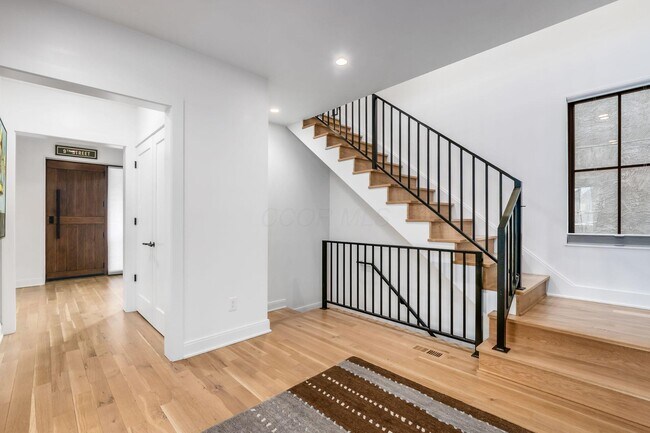 Building Photo - 597 S 9th St