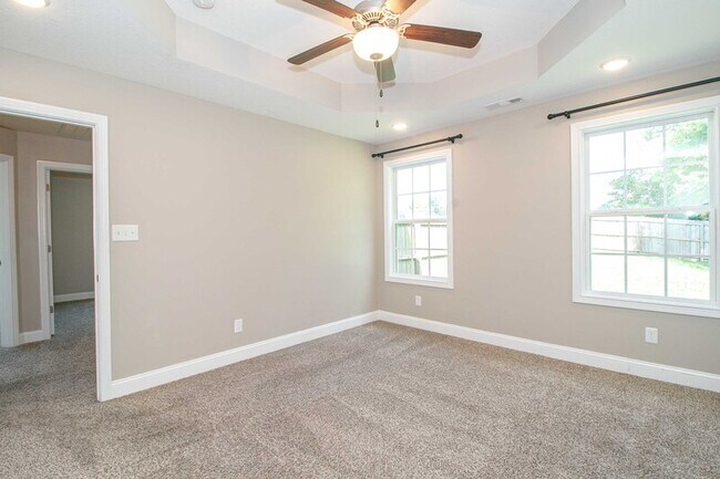 Building Photo - 209 Azalea Dr